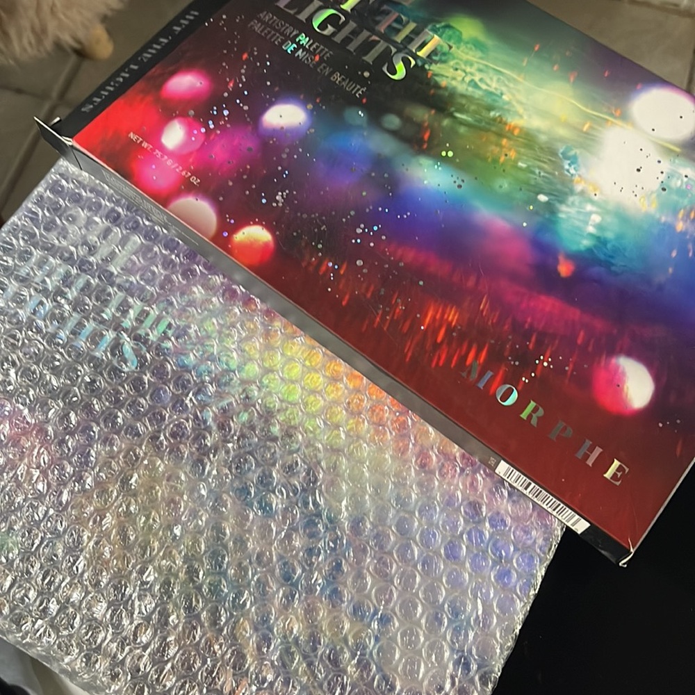 Morphe 39L Hit the Lights eyeshadow palette - Picture 2 of 3